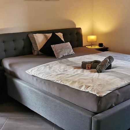 Ferienwohnung Strata Montana เบนส์ไฮม์ ภายนอก รูปภาพ